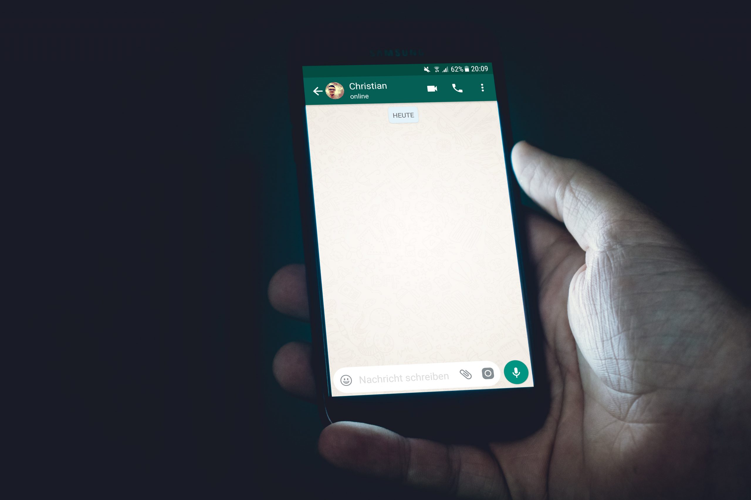Como negociar com clientes por WhatsApp?