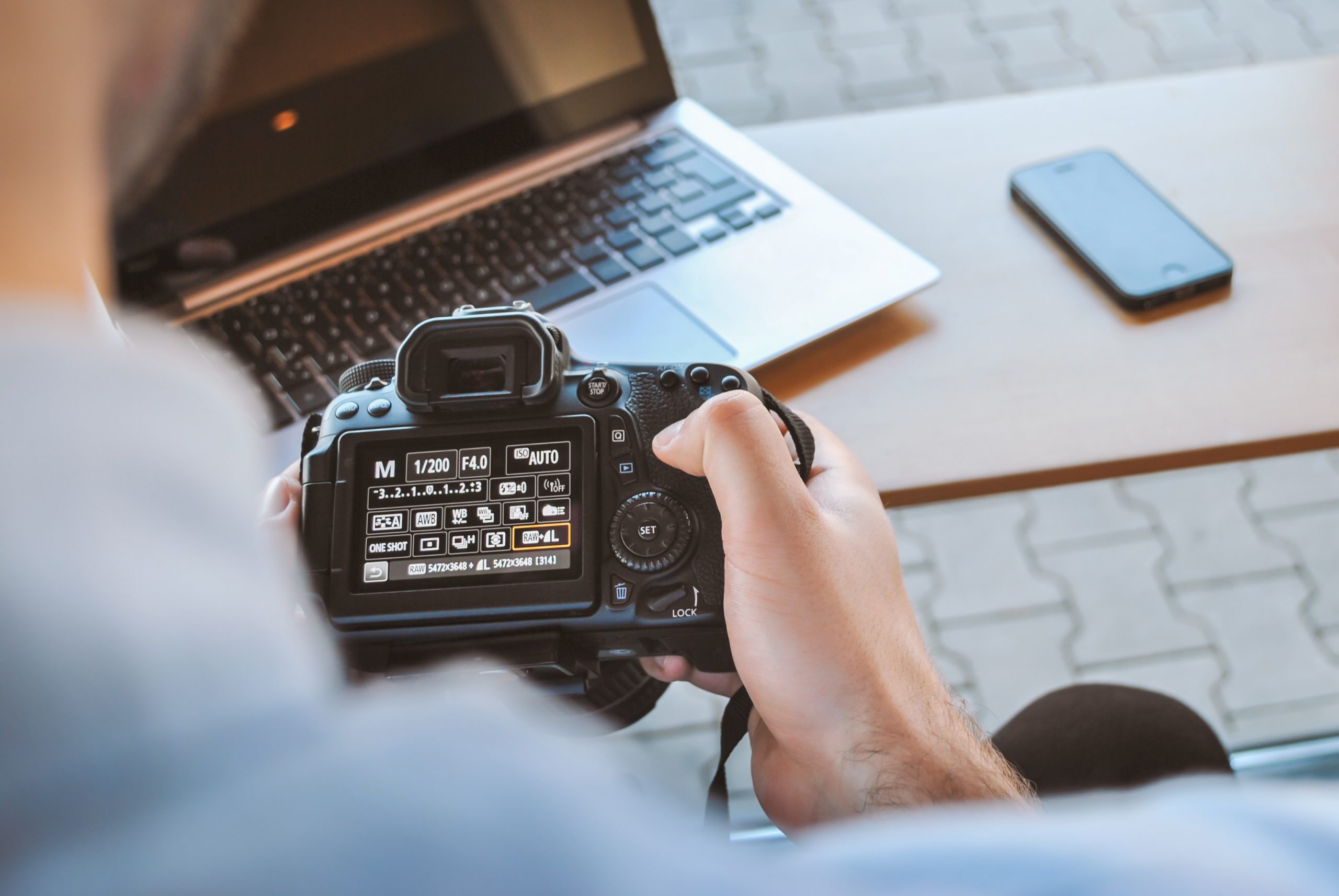 Dica de Fotos Para Acompanhantes: Aprenda a Conquistar Mais Clientes Com os Seus Clicks